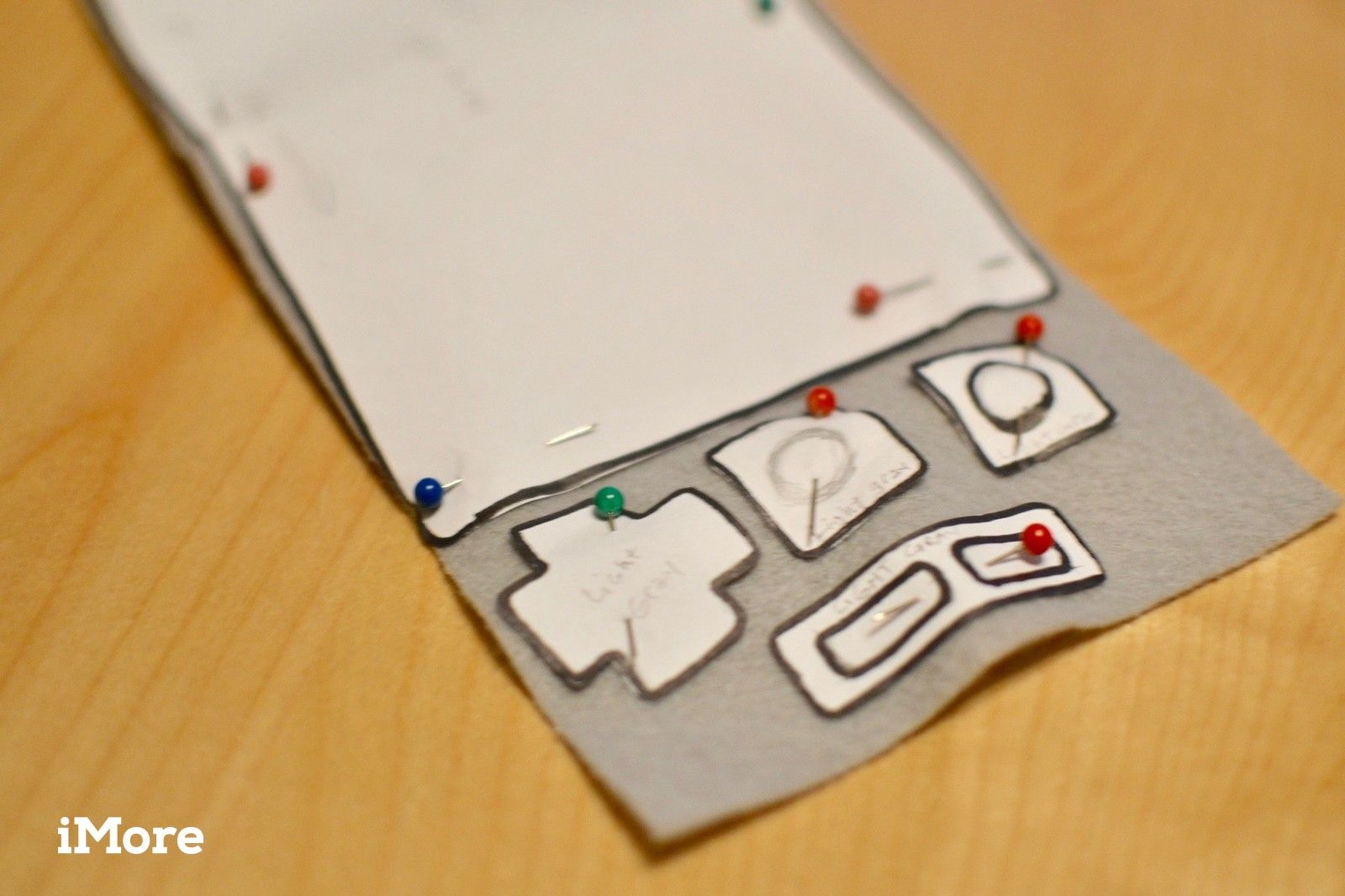 Узор закреплен на фетре