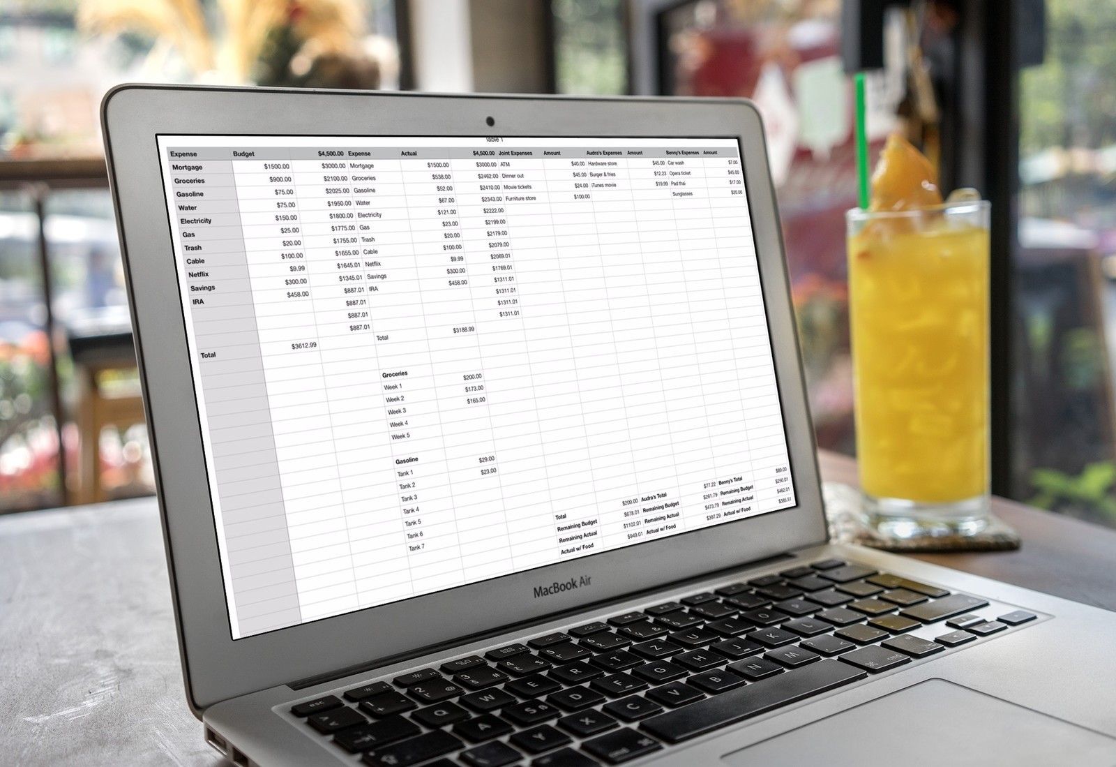 Составление бюджета с числами на Mac