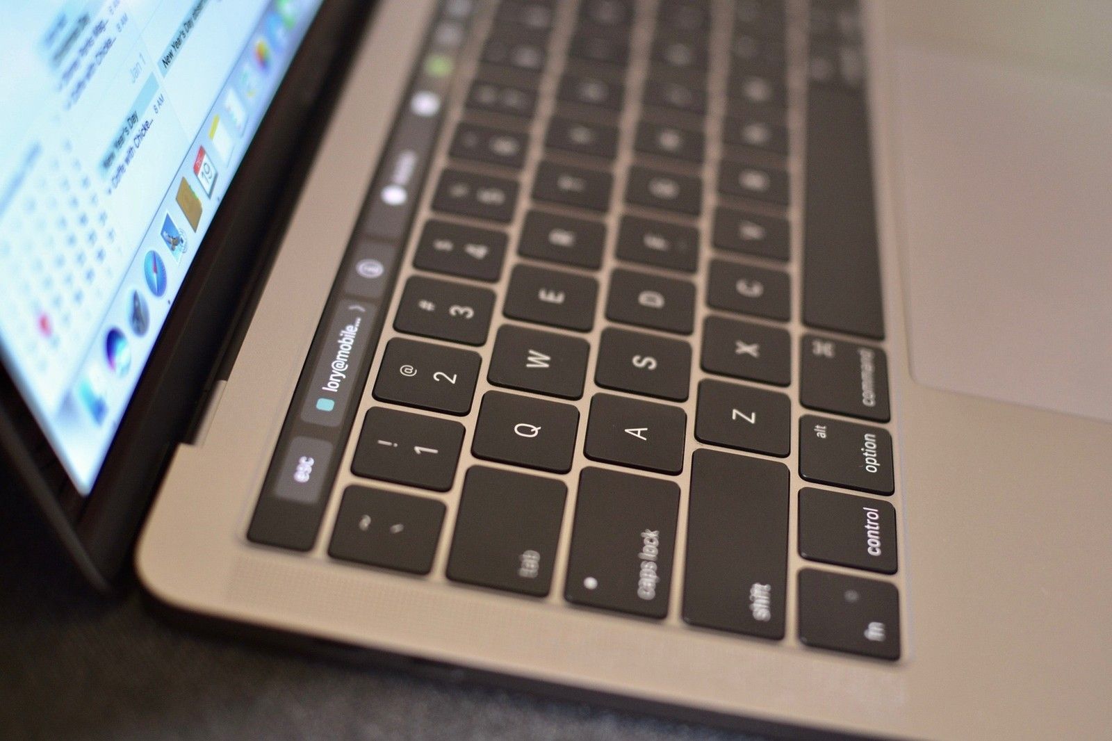 Приложение Календарь на сенсорной панели