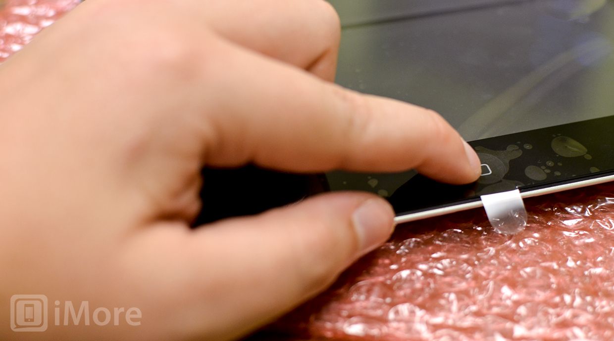 Проверка сборки кнопки «Домой» на новом корпусе планшета iPad