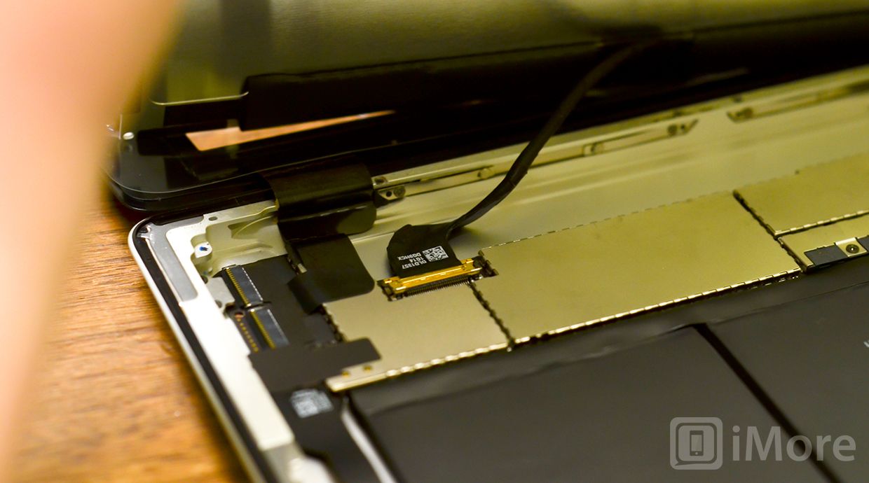 iPad 2 заменить ЖК-кабель в разъем