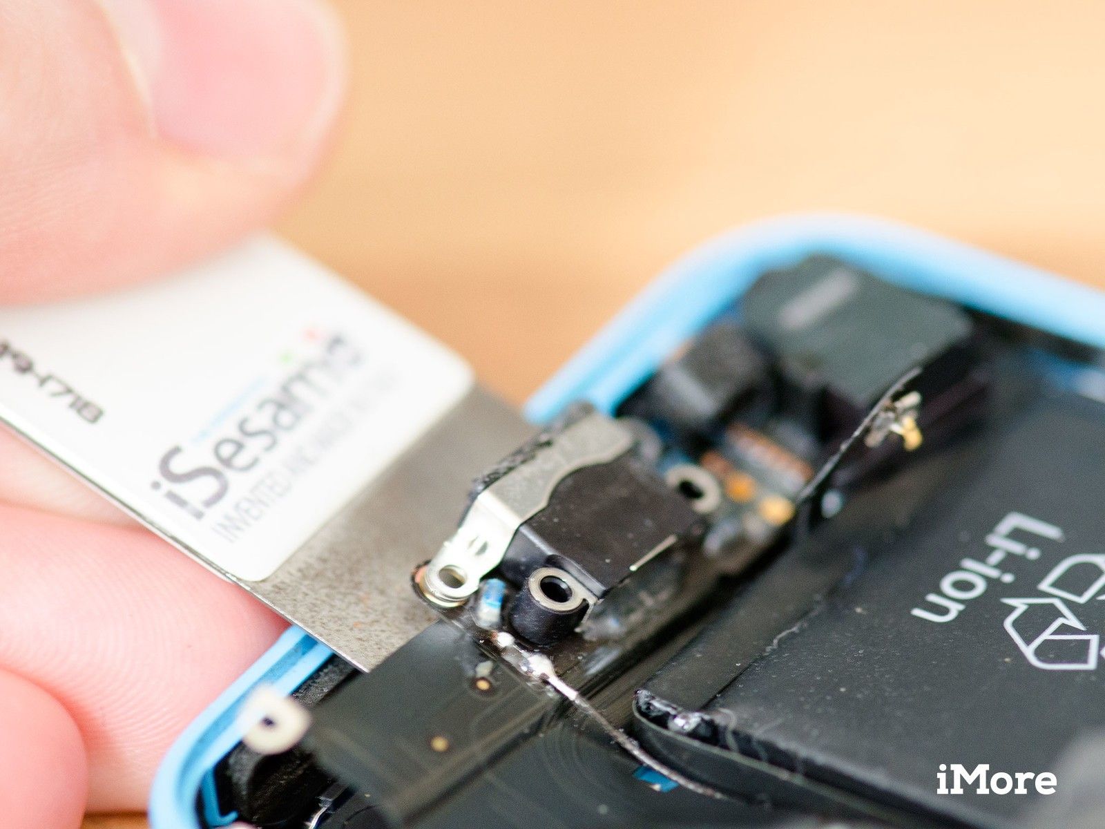 Как DIY заменить док Lightning в iPhone 5c