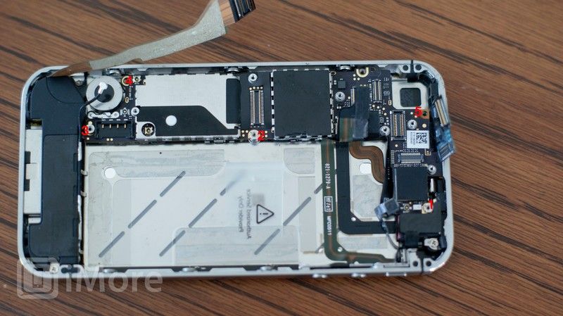 Логика платы винта размещения CDMA iPhone 4 Логика платы винта размещения CDMA iPhone 4