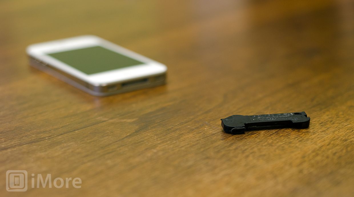 Как заменить сборку громкоговорителя в iPhone 4S