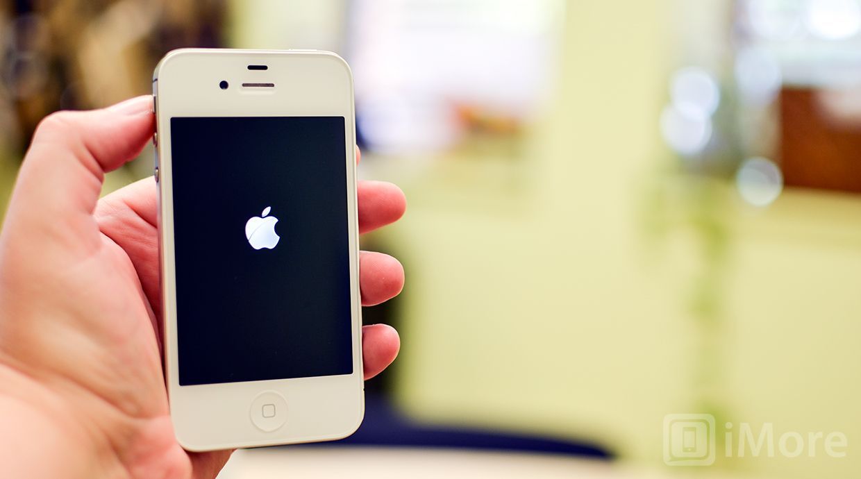 включите iPhone 4S