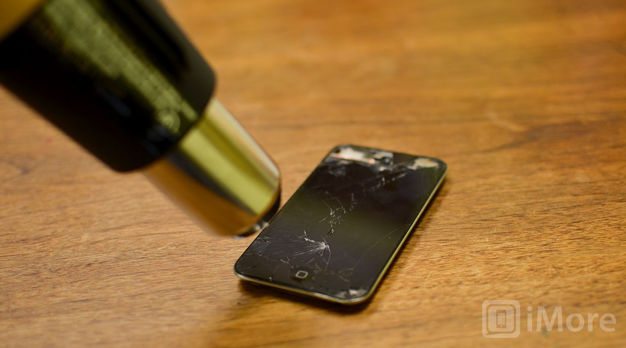 Нагрейте сломанную сборку на iPod touch для удаления