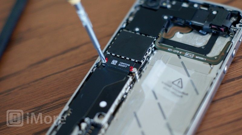 Снимите разъем док-станции для экрана iPhone 4 CDMA Снимите разъем док-станции для экрана iPhone 4 CDMA