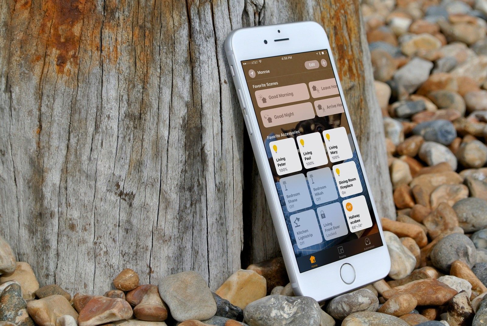 Установите свои любимые сцены и аксессуары в приложении iOS Home.