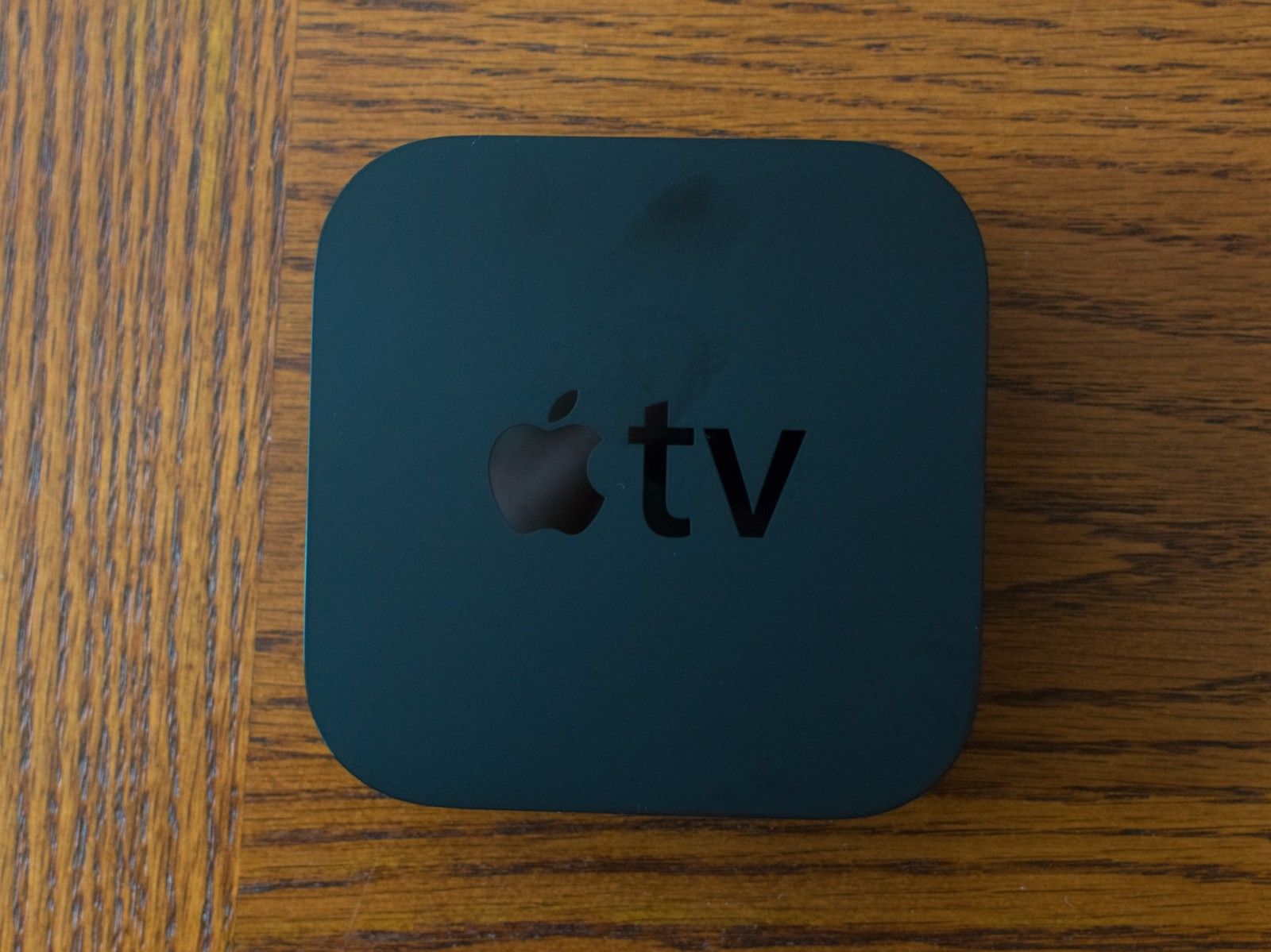 Apple tv москва. Apple TV 1. Apple TV С телефона. Как пользоваться Apple TV. Apple TV фото приложение.