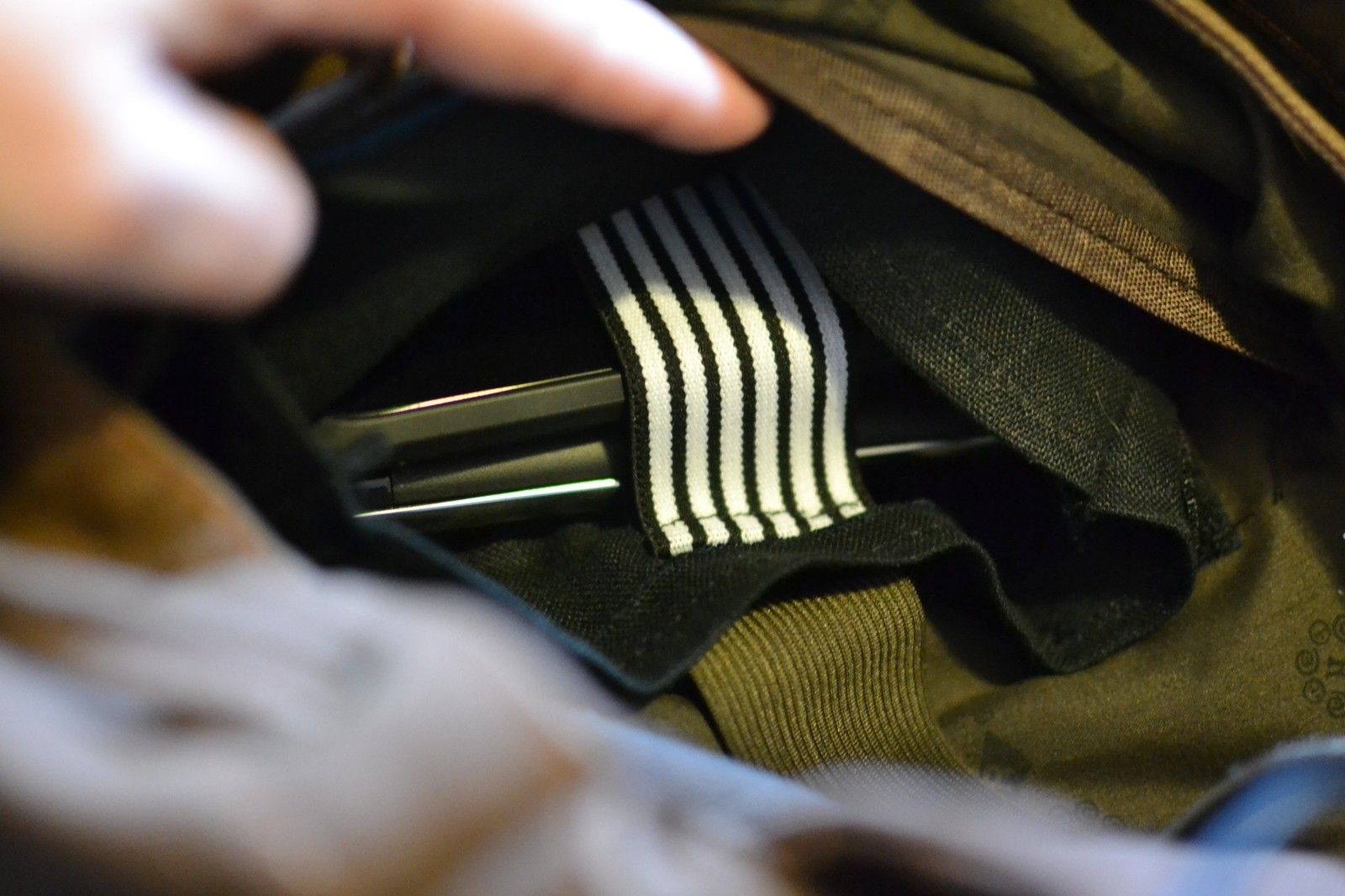 Сделай сам съемный карман для беспроводной зарядки