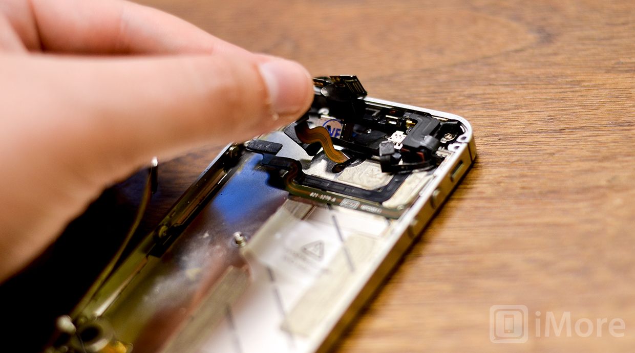 CDMA iPhone 4 отсоединение кабеля кнопки питания