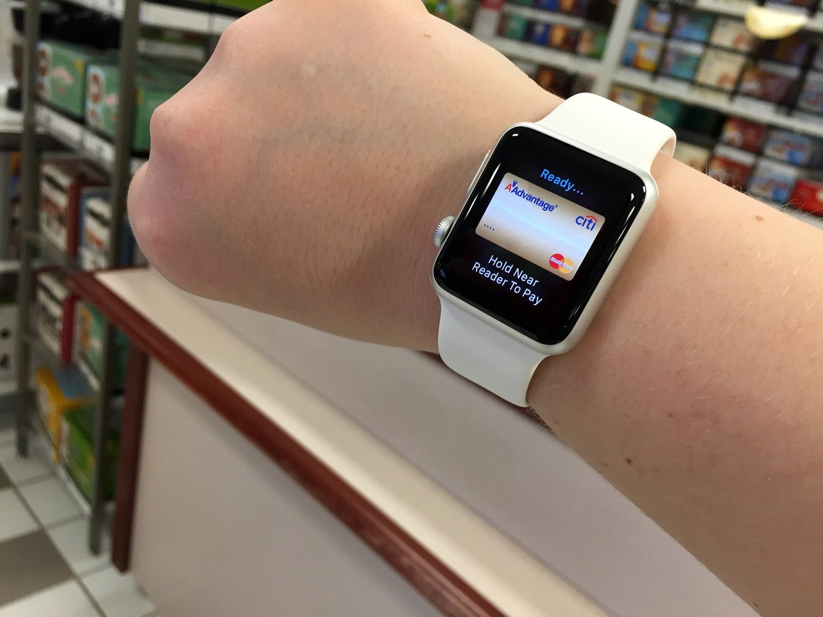 Apple watch после обновления. Apple watch pay. Apple watch оплата. Apple pay на смарт часах. Оплата Apple watch se.