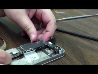 Как заменить вибратор в сборе в iPhone 4S |