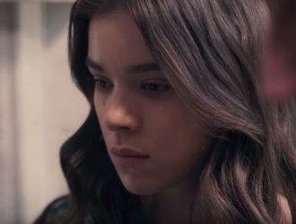 Apple представит премьеру оригинального шоу Dickinson на фестивале Tribeca TV в сентябре |