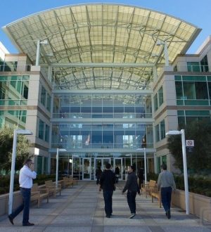 Apple уже платит 1 доллар из каждых 40 долларов США, которые собирает США. Сколько еще Сенат хочет? |