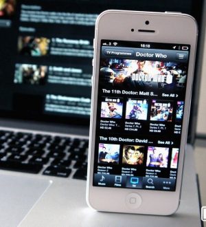 Доктор Кто идет в двенадцать, догоняй сейчас с твоим iTunes TARDIS |