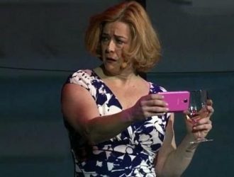 Как использовать новую функцию Smart Pause для Samsung Galaxy S4s для YouTube на вашем iPhone