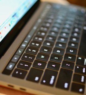 Как использовать сенсорную панель с напоминаниями на MacBook Pro |