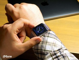 Как настроить Apple Watch для использования левой рукой |