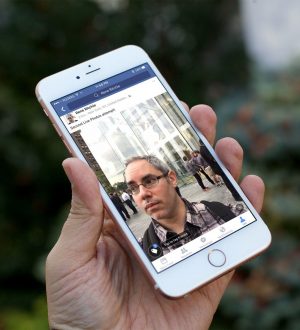 Как опубликовать живые фотографии на Facebook |