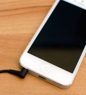 Как починить сломанный разъем для наушников в iPhone 5 |