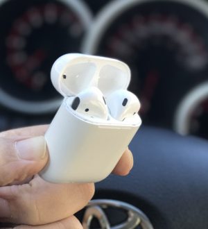 Как получить Siri в машине с AirPods |