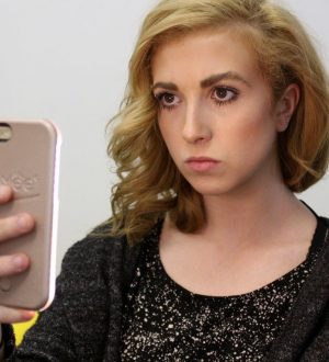 Как сделать снимок с помощью Siri |