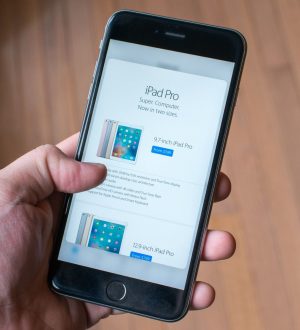 Как заменить сломанный экран на iPhone 6s или 6s Plus |