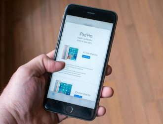 Как заменить сломанный экран на iPhone 6s или 6s Plus |