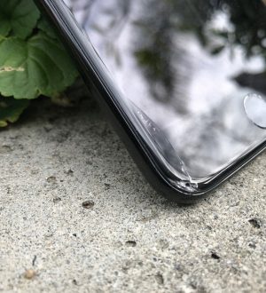 Как заменить сломанный экран на iPhone 7 или 7 Plus |