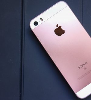 Как заменить сломанный экран на iPhone SE |