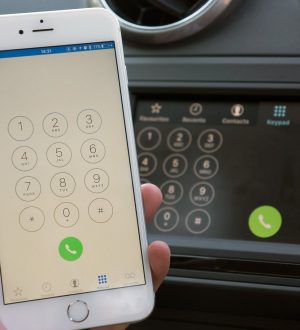 Как звонить и отвечать на телефонные звонки с CarPlay |