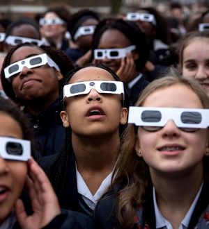 Полное солнечное затмение: как интернет запечатлел солнечное затмение! |