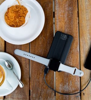 Так вы заряжаете iPhone и Apple Watch одновременно |