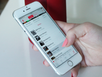Как перемешать все песни в Apple Music